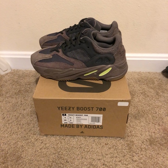 Yeezy 700